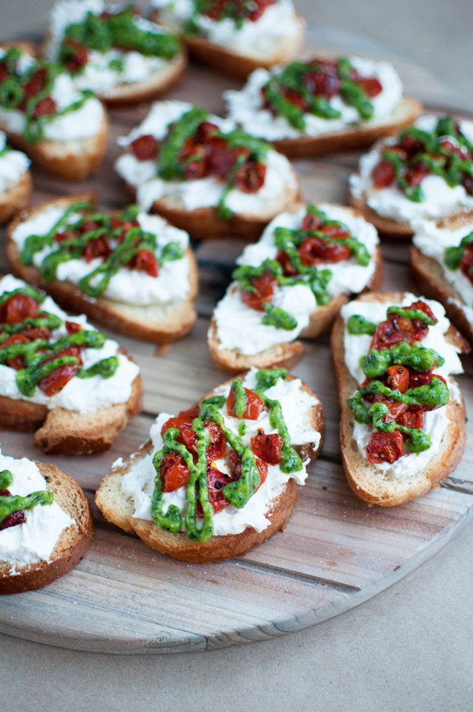 Roasted-Tomato-Crostini-2