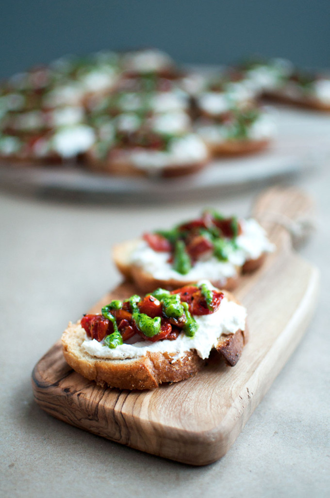 Roasted-Tomato-Crostini-3