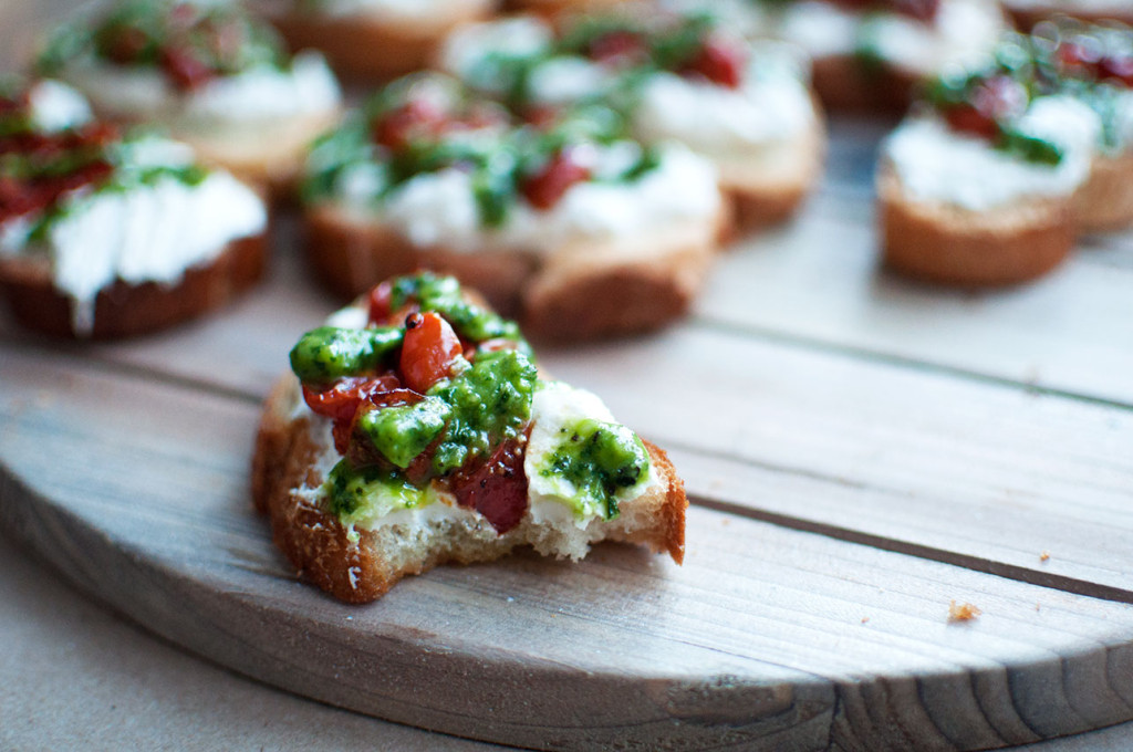 Roasted-Tomato-Crostini-9