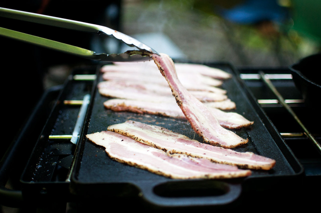 Cast-Iron-Cooking-Bacon-1