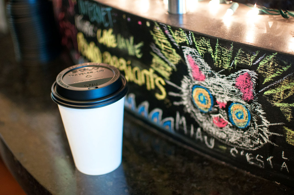 Cafe-La-View-Latte-and-Cat
